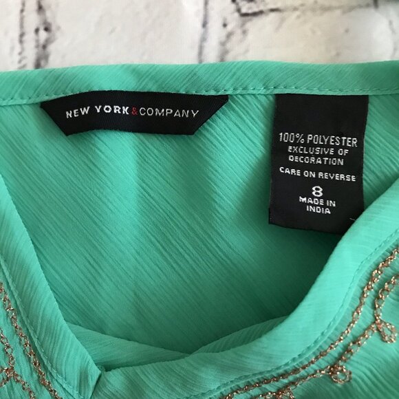 New York & Company embroidered spaghetti strap tank top Handkerchief Hem Size 8 - Picture 4 of 6